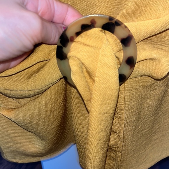 TOPSHOP mustard Belted Wrap Top Plunge Neck Size 6 S - Picture 4 of 5
